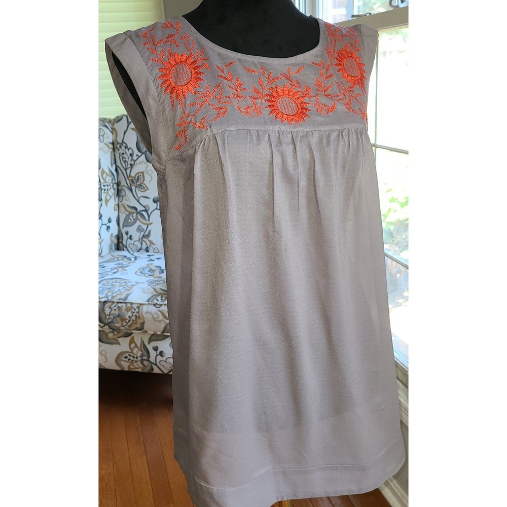 Liz Lange x Target Sleeveless Embroidered Maternity Blouse Small